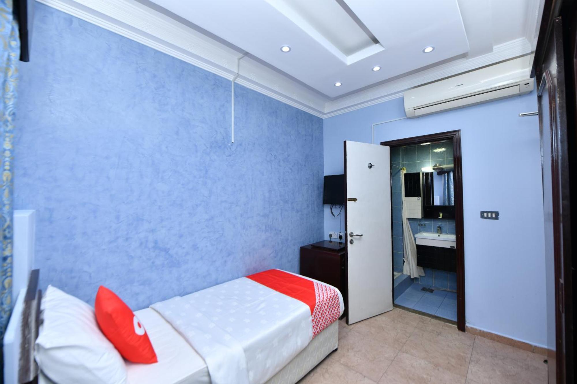 OYO 137 Marina Hotel Mascate Exterior foto