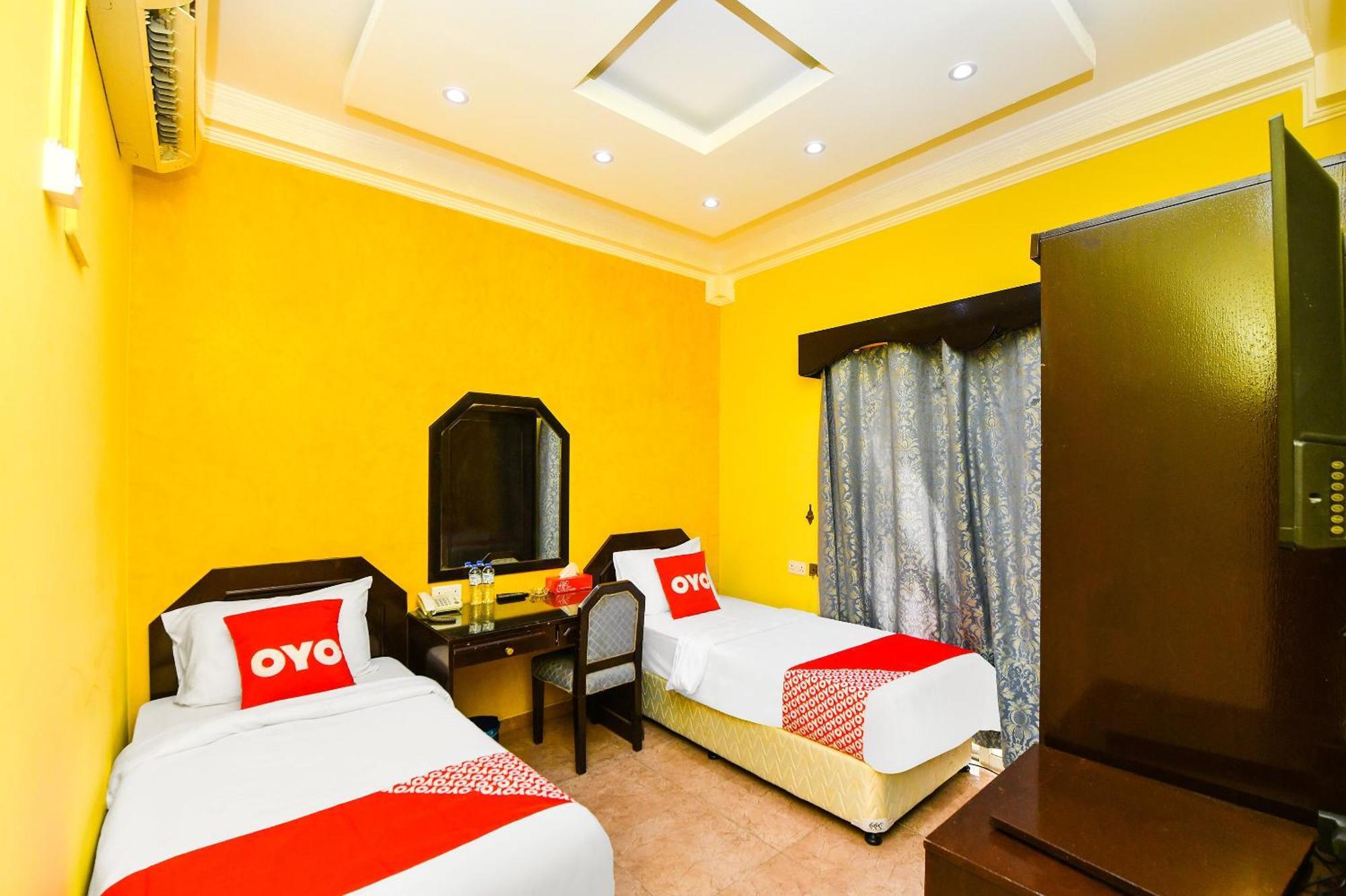 OYO 137 Marina Hotel Mascate Exterior foto