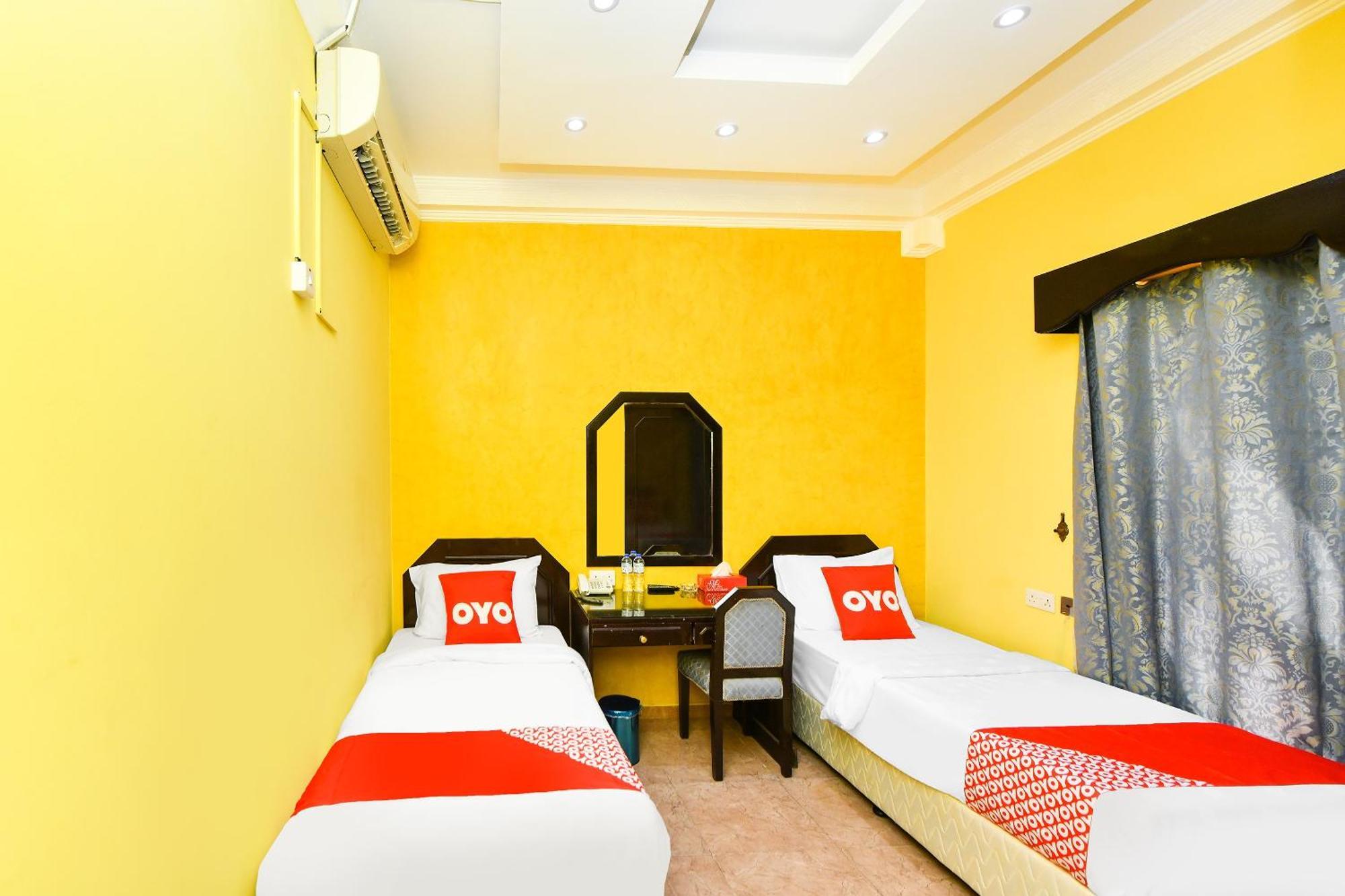 OYO 137 Marina Hotel Mascate Exterior foto